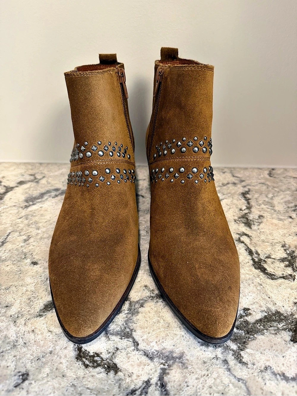 Lucky Brand Latinia Studded Brown Suede Ankle Bootie. Size 7.5